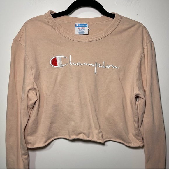 Champion Women's light pink logo casual crop top vrew neck sweatshirt in size M - Picture 2 of 7